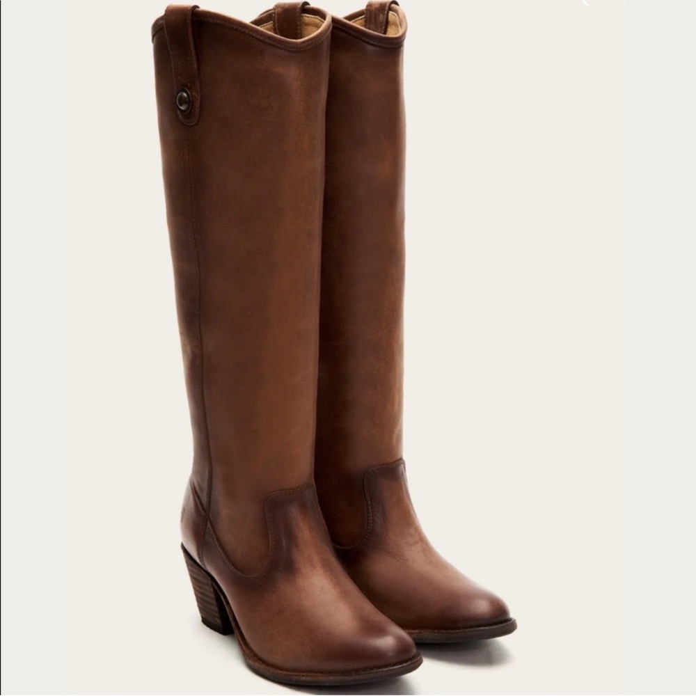New in box Frye Jackie button Chestnut Leather Heeled Boots